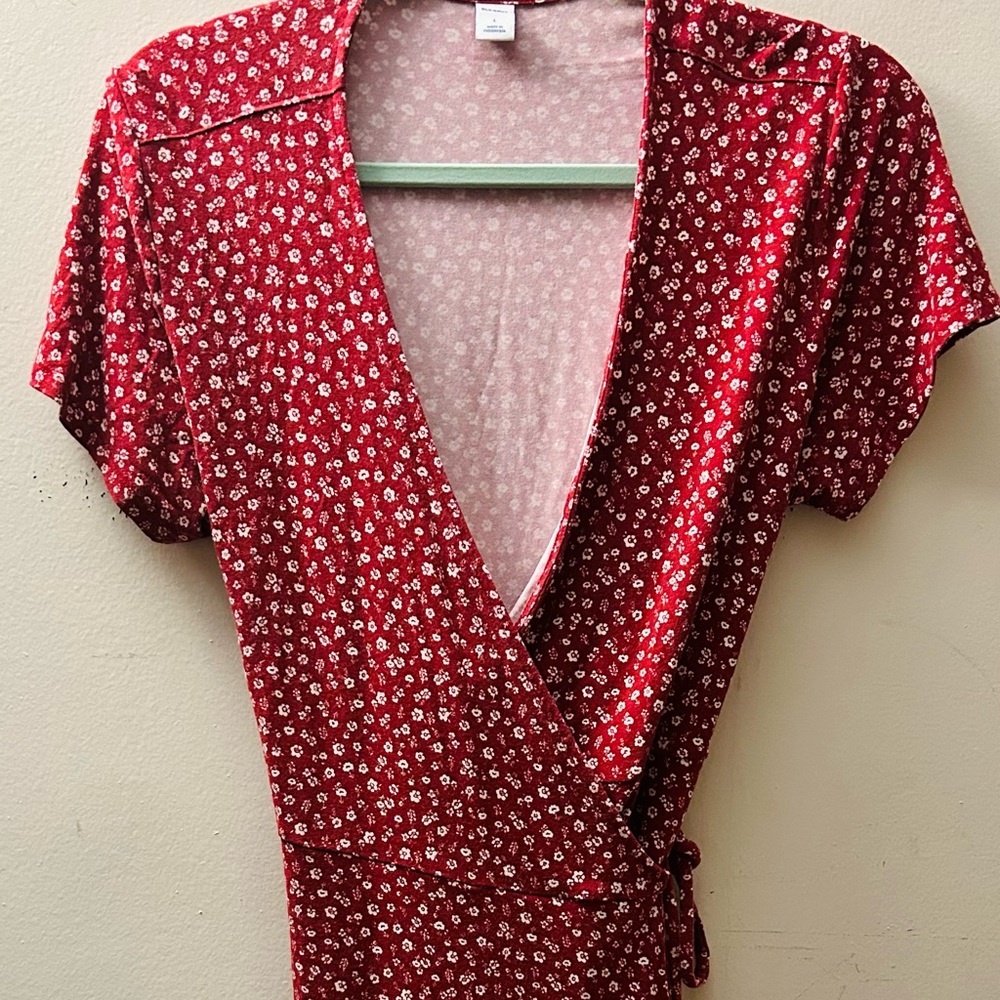 🌹Old Navy Floral Wrap Dress!🌹